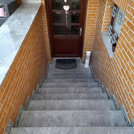 Zimmervermietung Bully Appartement Meyenburg  Buitenkant foto