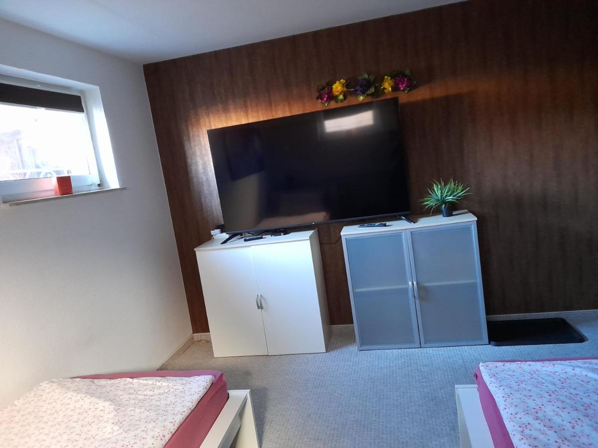 Zimmervermietung Bully Appartement Meyenburg  Buitenkant foto