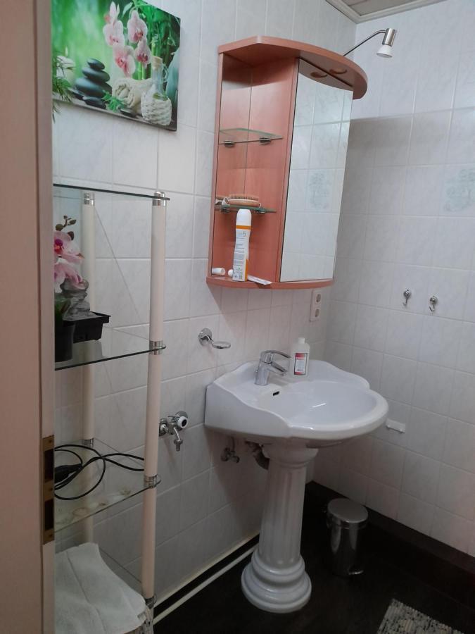 Zimmervermietung Bully Appartement Meyenburg  Buitenkant foto
