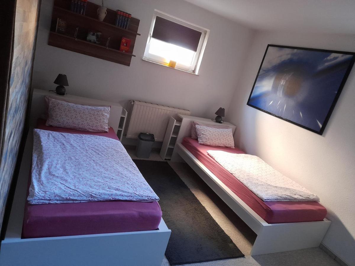 Zimmervermietung Bully Appartement Meyenburg  Buitenkant foto