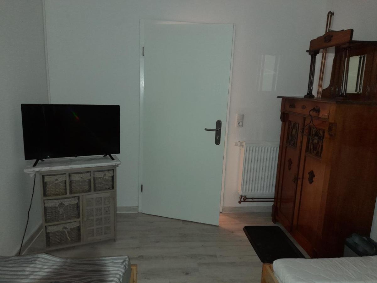 Zimmervermietung Bully Appartement Meyenburg  Buitenkant foto